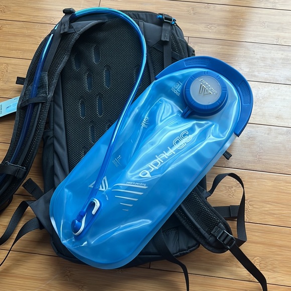 Gregory Bags Nwt Gregory Inertia 5 H2o Hiking Mountain Backpack